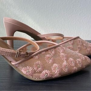 Nice short heels fashionable